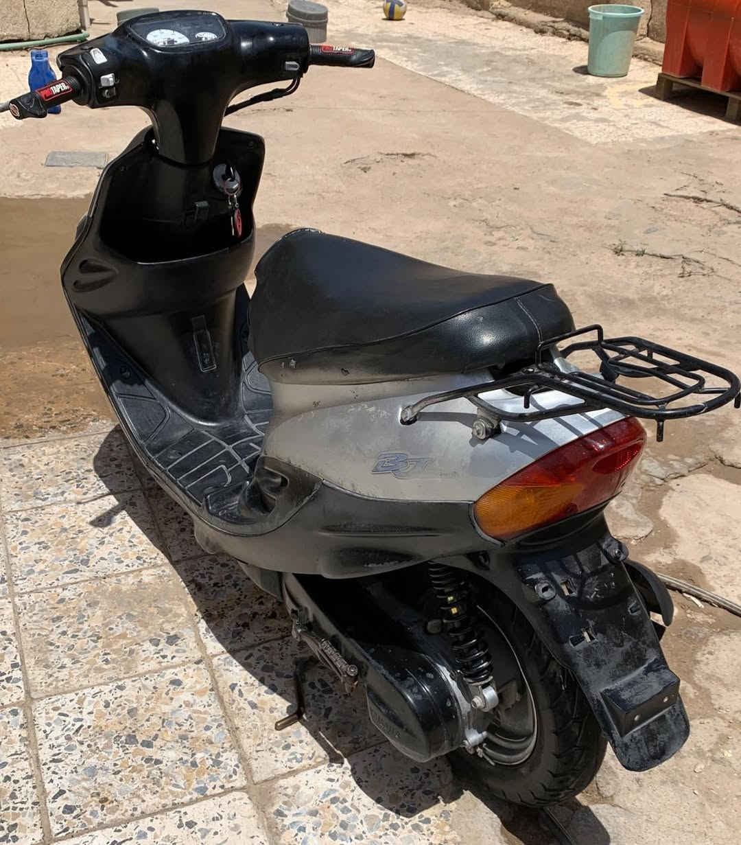 بيجي ما مفتوحه نضيفه كلش
شلعه ومعدل قوي وكلشي شغال بيها سلف وباتري جديد واشاير وضويات وعداد كلهن شغالات وصالنصه جديده وجوزه بصمه وكفرات اصليه

السعر = 500 وبي مجال بسيط كلش 

مكاني السماوه قضاء الخضر 
***********
