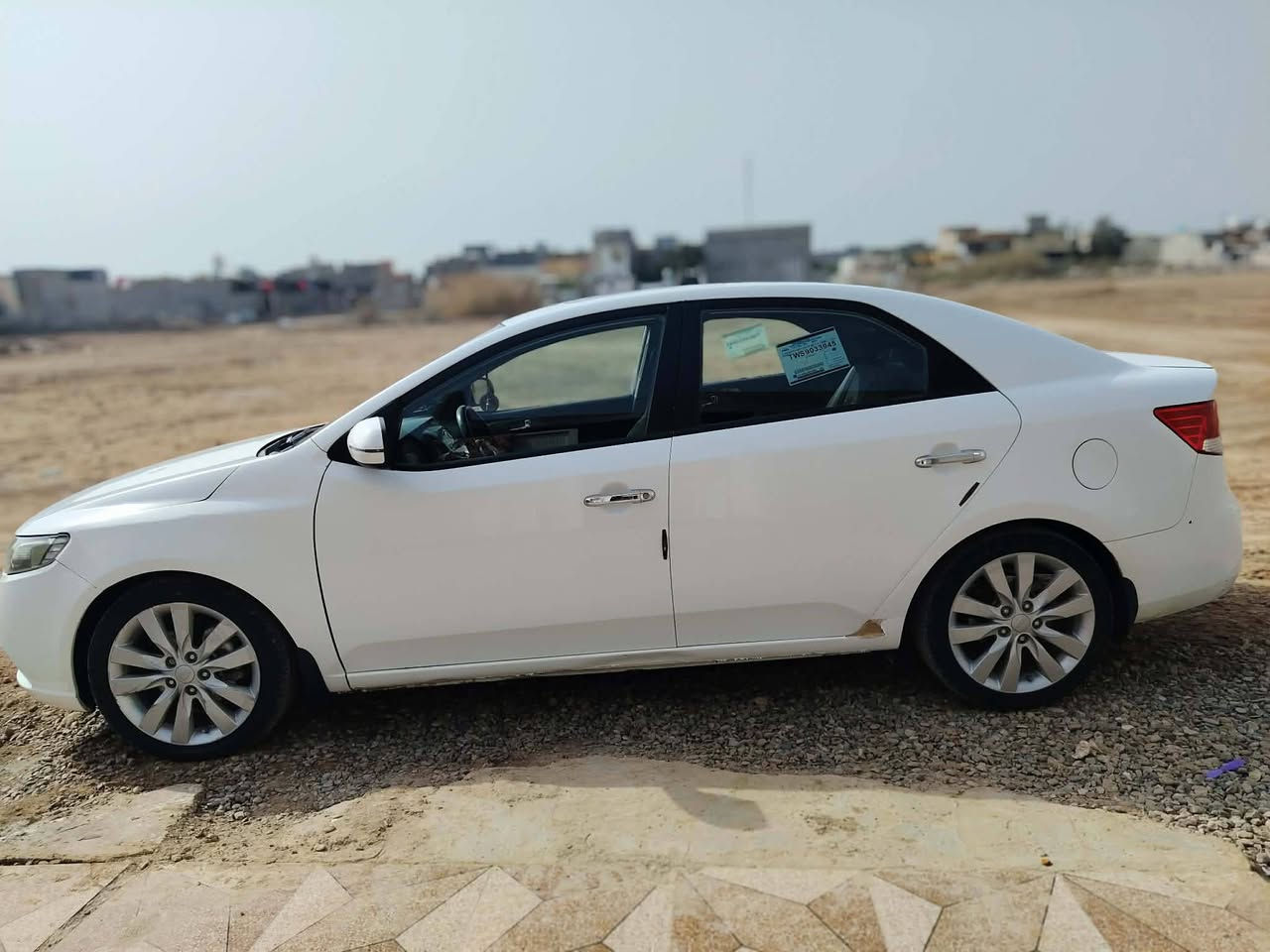 السلام عليكم كيا سيراتو للبيع موديل 2013 رقم سليمانية باسمي رقم انكليزي هزة سيارة فول مواصفات بصمة تشغيل بصمة ابواب تنته شفتات استيرن كير اوتماتيك وعادي سيارة نضيفة كلش كير محرك صدر تأيرات بدون ضربة السونار مرفق سعرهه 113 للاستفسار الاتصال على الرقم ***********.
