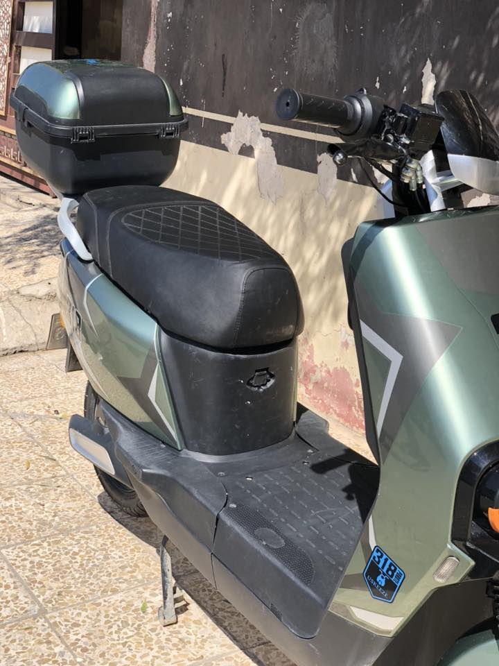 السلام عليكم عندي هذا الماطور 318 شحن شرط النضافه ماطور جديد ما مستخدم شي قليل البطاريات وين ما تريد نروح بمكان الايعجبك ونفحص اخويه الماطور تاخذو انطيك كلو شرط يعني من حيث البطاريات او العقل او الملف انطيك شرط الماطور نضيف كما موضح بل صور غراضو كامله الشحنه والصندوك الايضافي السعر 700 وبيه مجال للشراي الامو شراي لا يدخل خاص ) مكاني موصل حي المحاربين قرب مسبح الابراج ) رقمي ( *********** ) والرزق على الله@إشارة
