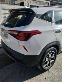 عندي كيا سلتوز 2023 خليجيه محرك 1600 الأصلي المرغوب مو صيني ماشيا 37 ا...