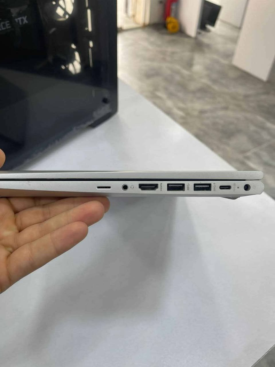 🔥 HP EliteBook 645 G9 | فئة الأعمال الاحترافية 🔥
🔹 المعالج: AMD Ryzen 7 5825U
🔹 أداء مقارب لـ Intel Core i7 الجيل 12 🔹 8 أنوية / 16 خيط معالجة
🔹 الرام: 16GB DDR4
🔹 التخزين: 256GB SSD NVMe
🔹 كرت الشاشة: AMD Radeon Vega 8 🔹 الشاشة: 14 بوصة FHD (1920×1080)
✅ أداء قوي وسلس لجميع الأعمال والدراسة والتصفح وتعدد المهام. ✅ هيكل متين وجودة تصنيع عالية. ✅ سرعة ممتازة بفضل SSD NVMe. ✅ جاهز للاستخدام مع Windows 11.
💰 السعر: 500 ألف دينار 🚚 شامل التوصيل والملحقات
📩 للحجز والاستفسار على الخاص. 💻🔥 القرنة, البصرة


**إذا كنت صاحب هذا الإعلان وتريد حذفه لأي سبب، رجاءا أرسل رسالة إلى الدعم الفني**