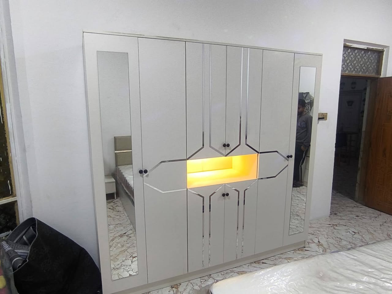 غرفه تركي نوم 6 قطع أخت الجديده نضافه 100 بل 100   + مندر + نزله جديده سعرها كلها 600 وبيها مجال  استفسار ***********
