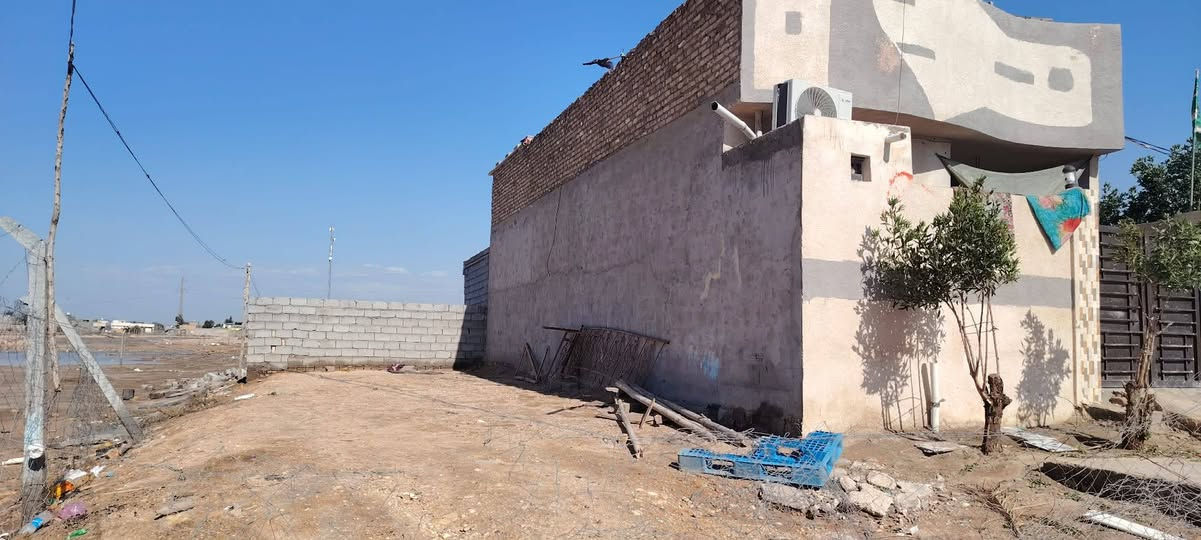 السلام عليكم قطعت ارض 100م واجه 5نزال 20م حي الكفيل بضهر جامعه العميد تبعد عن طريق الزوار 5دقايق حي هاده ومرتب زراعي سند 25 السعر مناسب جدا ‏للستفسار اتصال على الرقم ‪0783 692 7119‬‏ المكان كربلاء المقدسة طريق يا حسين خلف جامعه العميد
