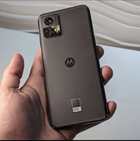 موتورولا ايدج ٣٠ نيو • ٨+٨ رام • ٢٥٦ جيجا