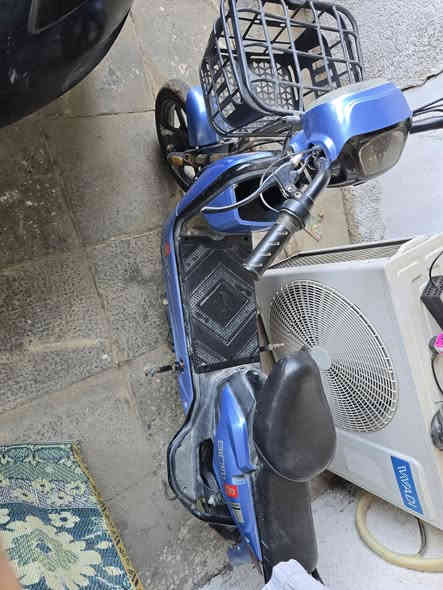 دراجه حجم ١٦ مستعمله قليل اخت الجديده فقط بيهة ٢ بطاريه ضعيفه سعرهن ٥٠ الف السعر ٣٠٠ الف مكان الخالص ***********
