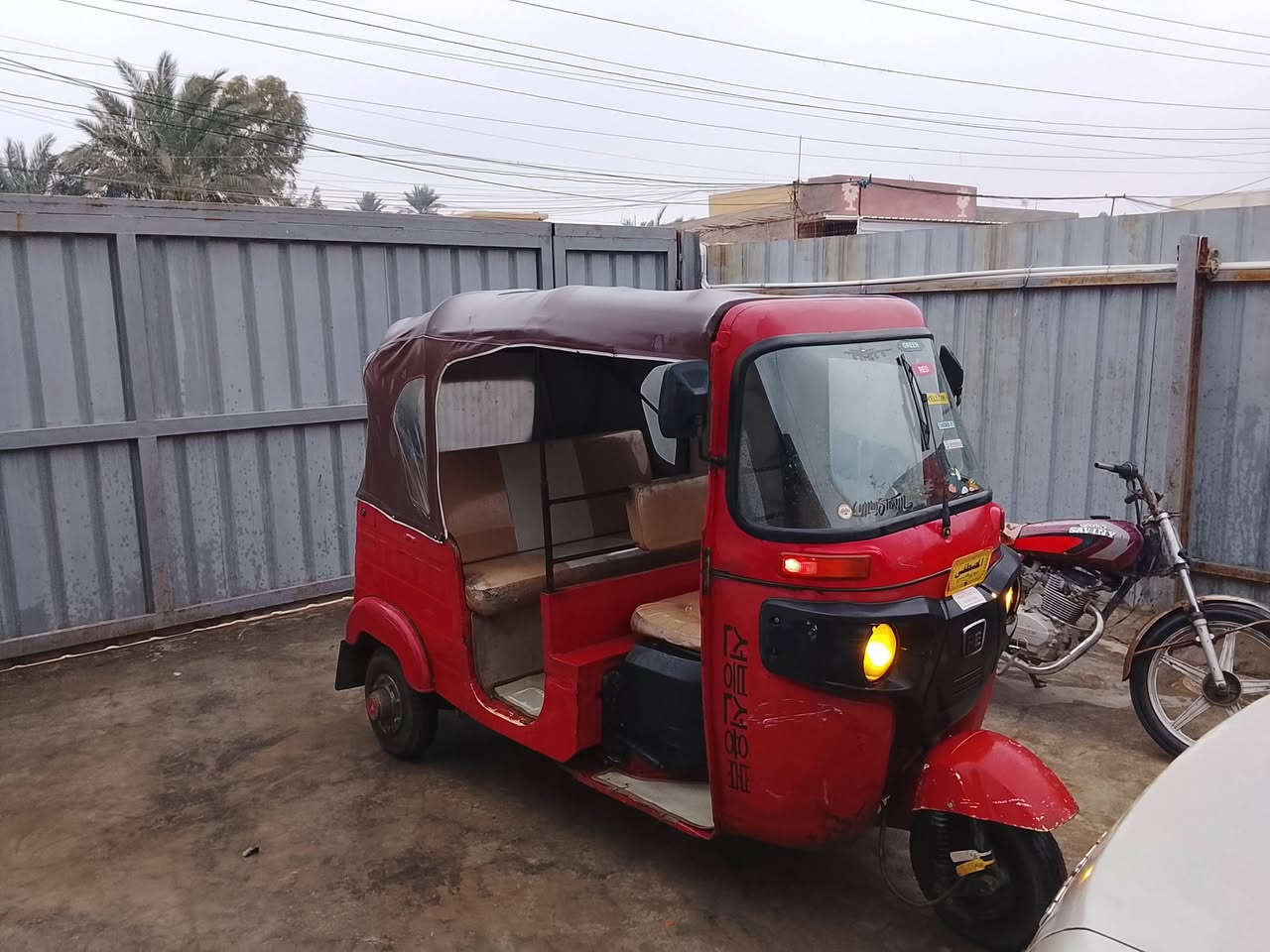 تكتك للبيع باجاج موديل 17متحتاج اي شي كبل للشارع السعر 3500مكاني بغداد الزعفرانيه الهاتف ***********
