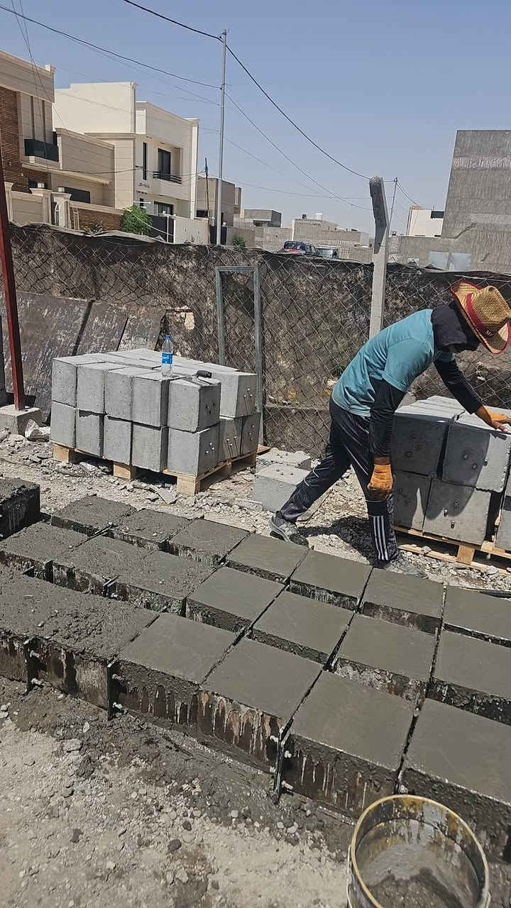 سلام عليكم 
يتوفر لدينا صبات لهيك الطاقه الشمسيه
وزن الصبه 50كيلو 
وبمواصفة صب C30
موقع الصبات الحله حي الجزائر
***********
