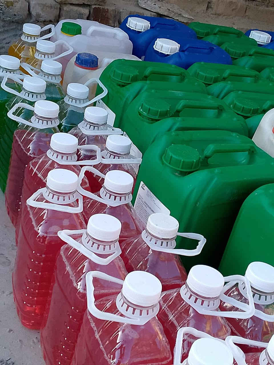 السلام عليكم يوجد لدينا زاهي جلكان ١٠ لتر ودبات ٣ لتر سعر الجلكان ٦ وتوصيل ١٠٠٠ سعر الدبة ١٥٠٠  طلب اكثر من  عشرة دبات وحدة مجاني للحجز والاستفسار مراسلة الصفحة او اتصل على الأرقام *********** واتساب ***********
