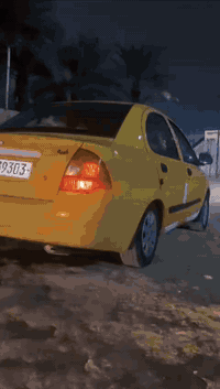 سلام عليكم للبيع مديل ١٥ ضربتها بس بنيد مصلح نفسه عل بارد الباقي كله كفاله تبريد شغال كهربأيات كلها شغاله رقم الجديد هزه جديده  كير محرك كفاله لا تنقيص ولا تبخير السياره خير من الله جاهزه علا اخر حبه سعرها ٣٥ وبيها مجال مكانها بغداد الدوره 
الاتصال ***********
