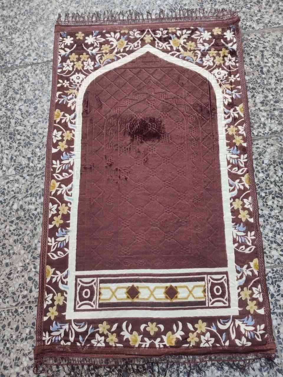 عرض خاص /  الـسـعـر ( 4000 ألآف🔥 ) 

سجادة صلاة طبي خام مقدف محفر حرير مبطن ضهر جلد قياس كبير 📐 110 ✖️ 70 cm
عنوان سبع البؤر شارع بلقيس مقابيل جمله حسين،


**إذا كنت صاحب هذا الإعلان وتريد حذفه لأي سبب، رجاءا أرسل رسالة إلى الدعم الفني**