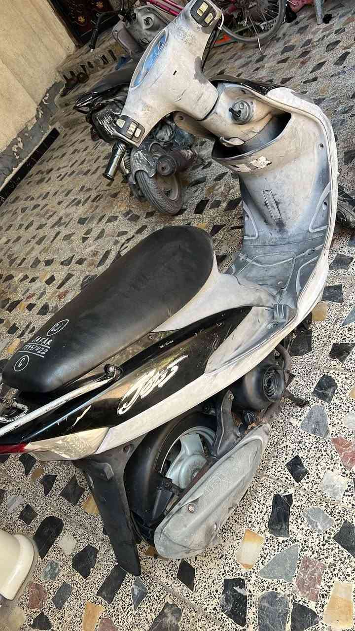 دراجه ماكس قجمه للبيع سعر 750وبيها مجال لشراي دراجه كامله مكمله سلف هندر كلها بلاديه ما عده السلف تجاري ول كاور مفتوح لين طافر من عنده الضفر مالت الولف وتساب *********** بصره مشراق
