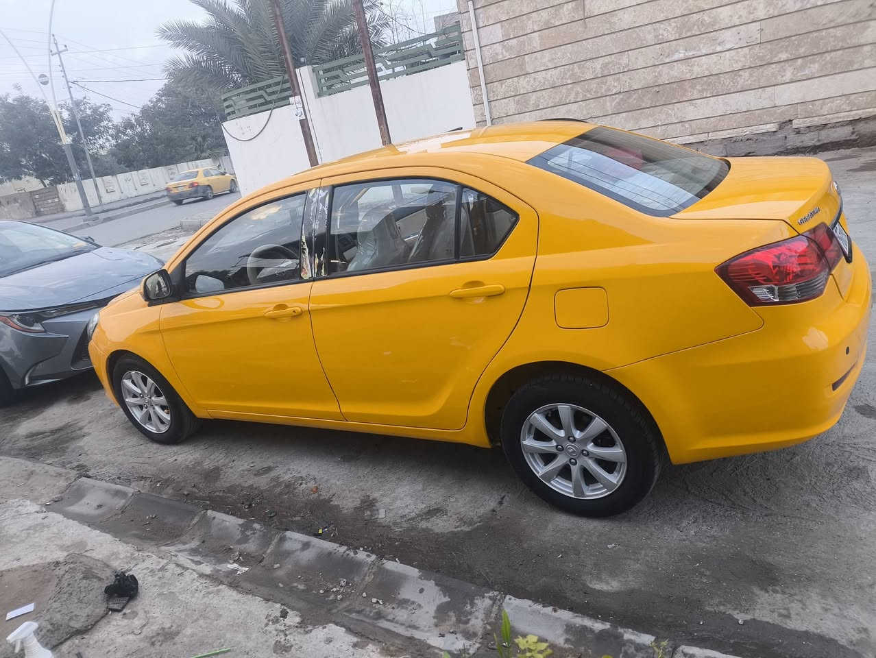 2015 كرتويل بسمي رقم بغداد مشروع وطني بيهه راس الجاملغ بس الباقي بلاد دفتر بانزين بيهه غير متواجد عل فيس ***********
