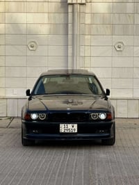 بي ام دبليو ٧٣٥ • مكينة 8V • جلد كهرباء