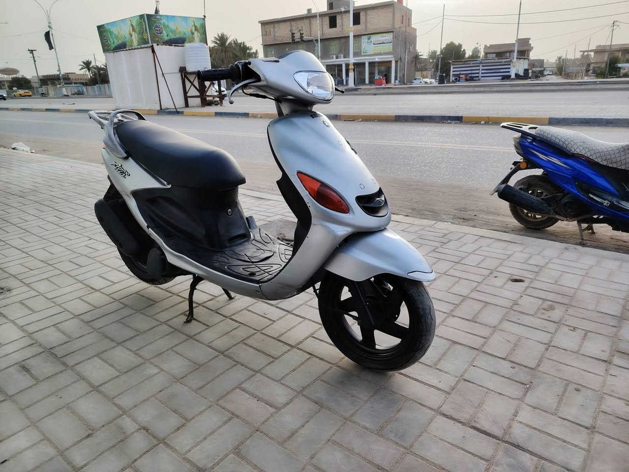 دراجه دولفين للبيع السعر ٤٠٠ وبيهه مجال الشراي يتصل عل الرقم *********** مكانهه السماوه كرهبايات شغاله مكينه ناعمه
