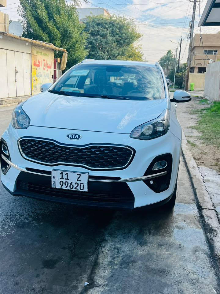السلام عليكم
كيا سبورتج 2020 للبيع 
السيارة ماشية 66الف كيلو 
بيهة طخة بالباب عكس السايق فقط الباقي مكفول 
السيارة استخدام شخصي 
سنوية بأسمي تنتهي 2031 
هزة جديدة المكان بغداد حي القاهرة 
للاستفسار ***********
