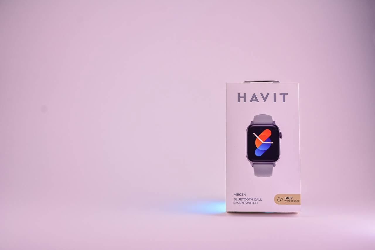 ساعة Havit M9034
الشاشة: شاشة لمس كاملة من نوع TFT بحجم 1.83 بوصة وبدقة 240×280 بكسل.  
الاتصال: تدعم إجراء واستقبال المكالمات عبر البلوتوث (Bluetooth Call).  
مقاومة الماء: حاصلة على تصنيف IP67 لمقاومة الماء والغبار.  
البطارية: سعة البطارية 300 مللي أمبير، وتوفر وضع استعداد يصل إلى 30 يومًا.  
المواد: مصنوعة من مواد ABS و PC مع حزام سيليكون مريح
السعر 35
التوصيل 5

شعارنا الدائم (منتجنا حلو والاحلى من يكون بين إيديك🤍)


**إذا كنت صاحب هذا الإعلان وتريد حذفه لأي سبب، رجاءا أرسل رسالة إلى الدعم الفني**