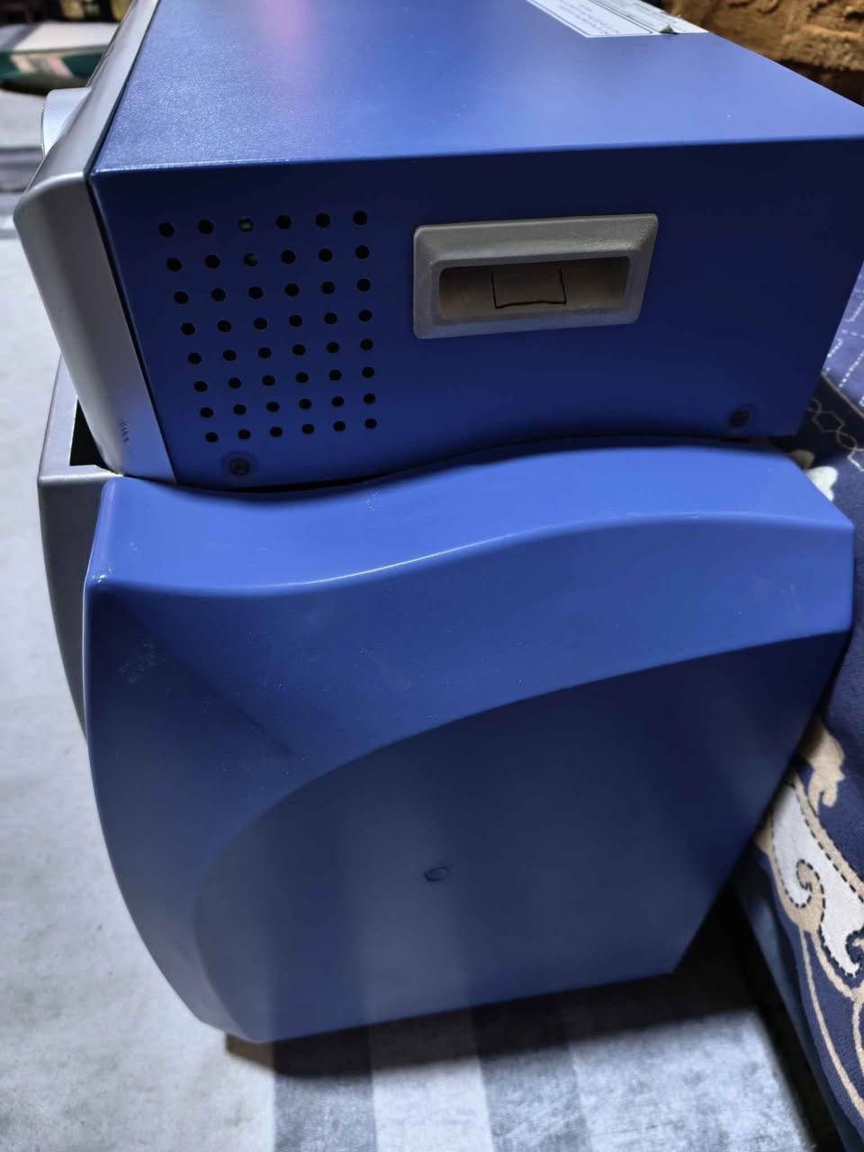 عاكسة ماكسما  سستم كامل مع ميزها و حافظة للبطارية جديدة لم تستعمل 5 امبير فعلي 3.5 أسترالي هندي بيها نظام ريكليتر تنظيم كهرباء وشحن بطارية وتشتغل مثل  ups ,أو عاكسة 
 بغداد الجديدة بغداد, العراق


**إذا كنت صاحب هذا الإعلان وتريد حذفه لأي سبب، رجاءا أرسل رسالة إلى الدعم الفني**