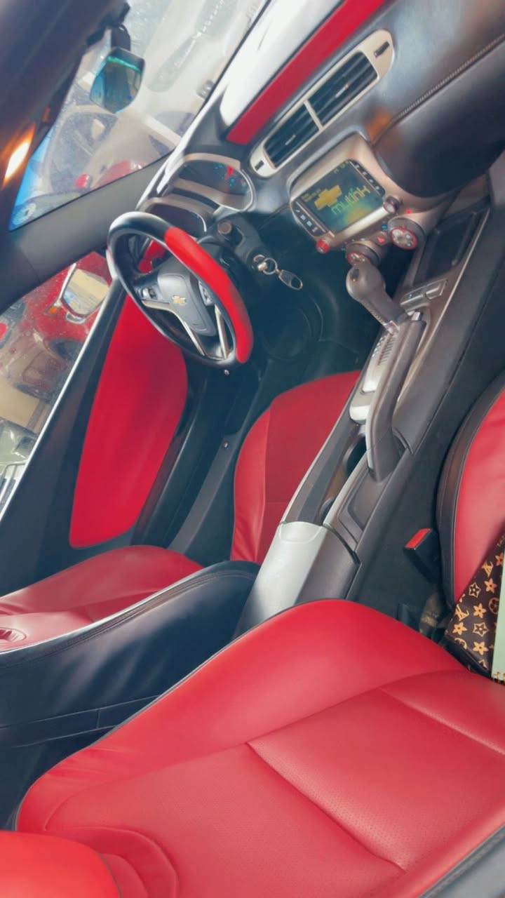 السلام عليكم كمارو 2015 v63600 الضررجاملغ خلفي ايمن وضرر خفيف كلش وشويه من الباب موصفات rs معروفه اضافات عليه بنيد كاربون فايبر الياف حقيقي كشن كهرباء تراكشن كونترول ثلاث وضعيات غرفه احمر محتمه rs تحكمات ستيرن سبورت مود شفتات ستيرن شاشه عطال وبعد بيه هوايه موصفات السعر 105 $ مكان السياره بغداد معارض البياع معرض الاخلاص شارع السنتر الموبايل ***********
