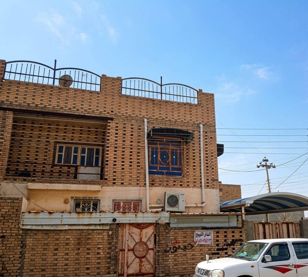 بيت طابو للبيع
مقابيله ساحه مفتوحه 
الموقع : حي السيده زينب خلف كلية الطب البيطري قرب حسينية مجيد الهلالي
المساحه : 160 متر
الطابق الاول : ديوانية ٫ صاله ، غرفة ، مطبخ ٫ صحيات 2
الطابق الثاني: غرفتين ٫ صالة ٫ صحيات
المنطقه شوارعهه مصبوبه جديد وبيها كهرباء ومجاري جديده أيضاً
السعر 155
لتفاصيل اكثر التواصل خاص
او الاتصال بالرقم 
‏‪***********‬‏
واللي يحب يجي يشوفه شوف العين
