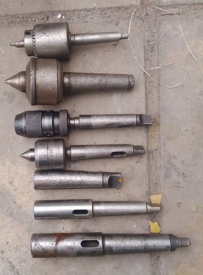 للبيع
اقلام تورنة وبراين كبيرة وصغيرة وسناتر وبيوت سن 
***********
