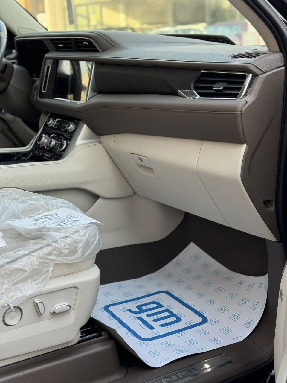 🧿معرض الملك لتجاره السيارات 🧿 

دخول جديد

‏(GMC DENAL)

🔥2️⃣0️⃣2️⃣4️⃣🔥

‏ GMC VIP  كشنات منفصل رئاسي

وكالة المنصور ضمان 5 سنوات 

النوع : GMC دينالي 
العداد : 0️⃣0️⃣ (زيرووووو) 
اللون : اسود
حجم المحرك : 6.2 لتر
عدد الاسطوانات : 8 سلندر
القوة الحصانيه : 420 حصان
الكير بوكس : 10 سرعات

فل مواصفات 

🔥نظام هيدروليك ( جكات )
🔥دخول ذكي للسياره ( بصمة )
🔥شاشات خلفية
🔥دفع رباعي دبل
🔥دوسات كهرباء
🔥شاشه اماميه كبيره
🔥شاشات عدد 2 خلفيات
كامرات 360 درجه
🔥كامرا خلفيه بالمرايه
 بانوراما طكتين
🔥شاحن واير ليس
🔥كشنات جلد
🔥كشنات كهرباء
🔥كشنات خلفي منفصل
🔥رادار تحديد مسار
🔥رادارات جانبيه
🔥رادار امامي
🔥ثلاث قطع تبريد
🔥هيترات بالكشنات تدفئه تبريد امامي خلفي
🔥دوسات كهرباء تفتح ويا الباب
🔥بصمه + بصمة ابوب 4
🔥صندوك كهرباء
🔥فورويل 4x4
🔥هند بريك بصمه
🔥استيرن كهرباء
🔥اتو ستوب
🔥حساسات خلفي امامي
🔥كشافات
🔥لايتات لد + فول زنون
🔥بكلايت لد خلفي
🔥كشنات الخلفيه كهرباء
🔥سبعه راكب
🔥داتو شو
🔥هيتر بالاستيرن
🔥فول تحكم ستيرن

للستفسار الاتصال على الارقام الخاصة بالمعرض او مراسلة الصفحة.
***********
***********
العنوان بغداد النهضه الفرع الثالث فرع المصرف
(نستقبل شراء ومراوس جميع انواع السيارات)
