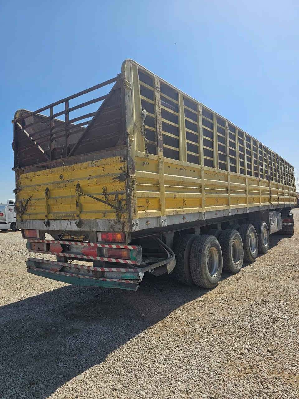 عربانه جناب 13/60 شاصي حدادي حجم 16 اربع دناكير صيني تايرات نص عمر السعر 150 وبيه مجال متواجد في معرض بغداد الحديث  العنوان الانبار الرمادي منطقه الشراع الخط السريع للتواصل ***********
