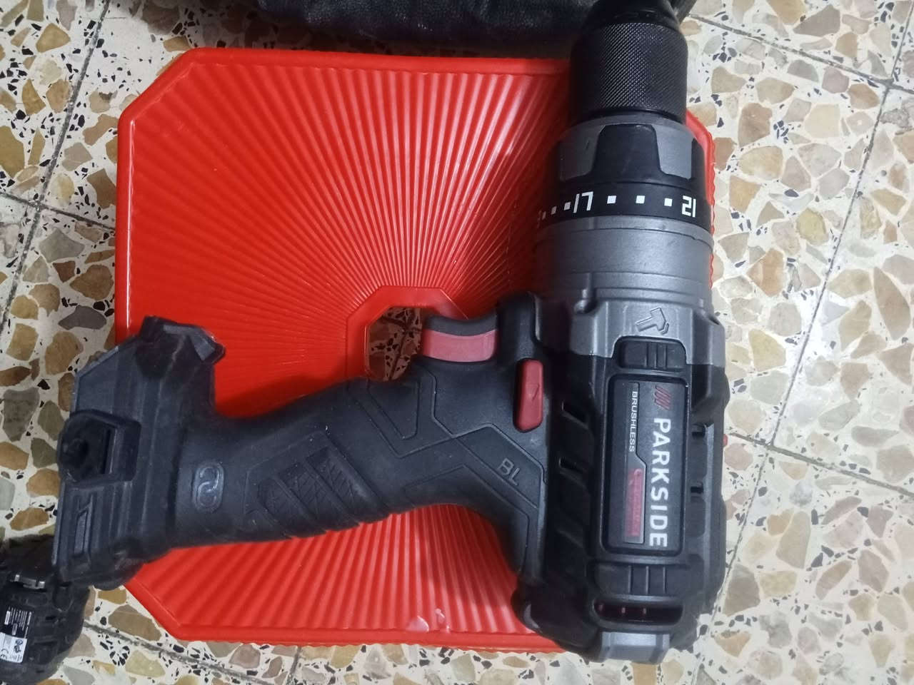 شغالات كلهم على فحص بدون بطاريه وشاحنه سعر كلهم 100الف بغداد مدينة الصدر ***********
