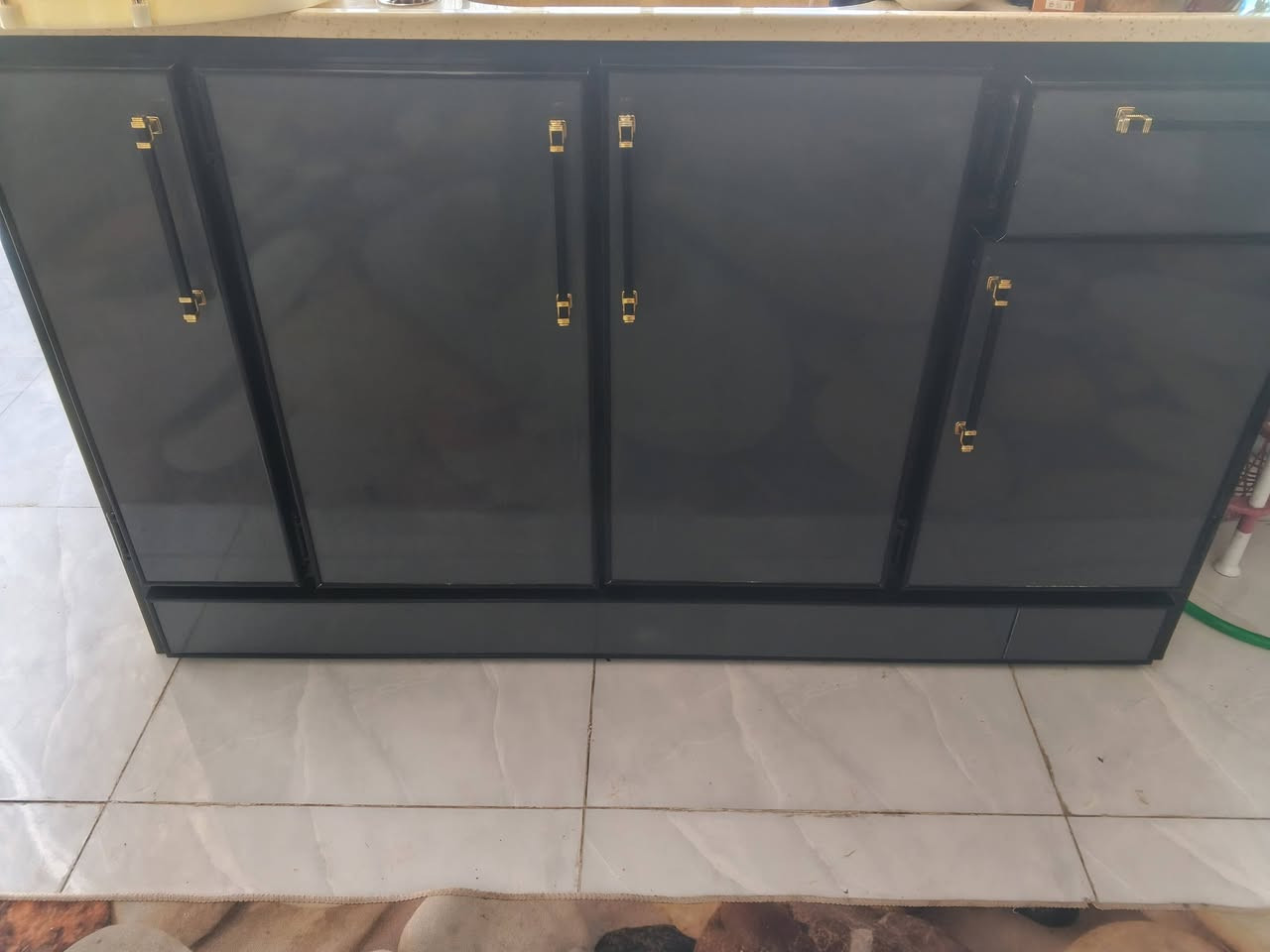 سلام عليكم كاونتر استخدام شهر جديد ماخذه طول ثلاث امتار سعره 850وبي مجال رقم ***********
