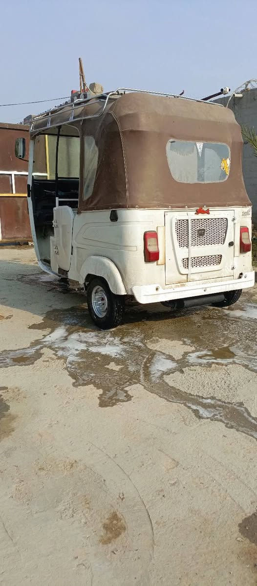 تكتك للبيع 22 رقم وسنويه
رقم ذي قار تحويل ثاني يوم 
ما متواجد خاص 
مكاني ناصريه قضاء الدوايه 
خابر  *********** وتدلل
