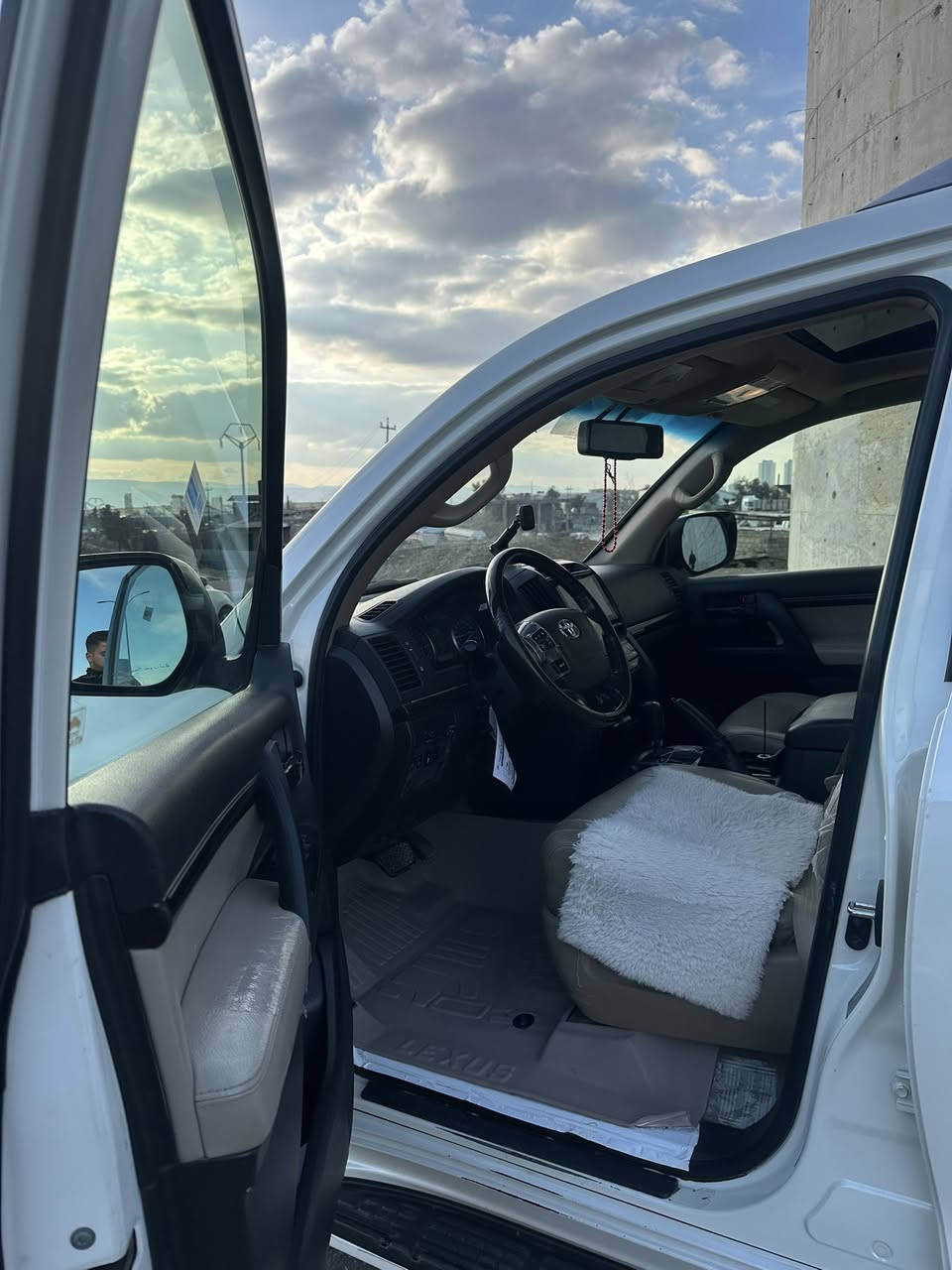 وەنەوشە ٢٠١١ ستینی فتێمی یەک بۆ فرۆشتن بێ بۆیاخ تەنها یەک بست ساردی هەیە گیر و مەکینە بە شەرت نەکراوەتەوە نرخی تەنها ٣٢٨ گەلا  مشتەریت پەیوەندی بکە 

***********
