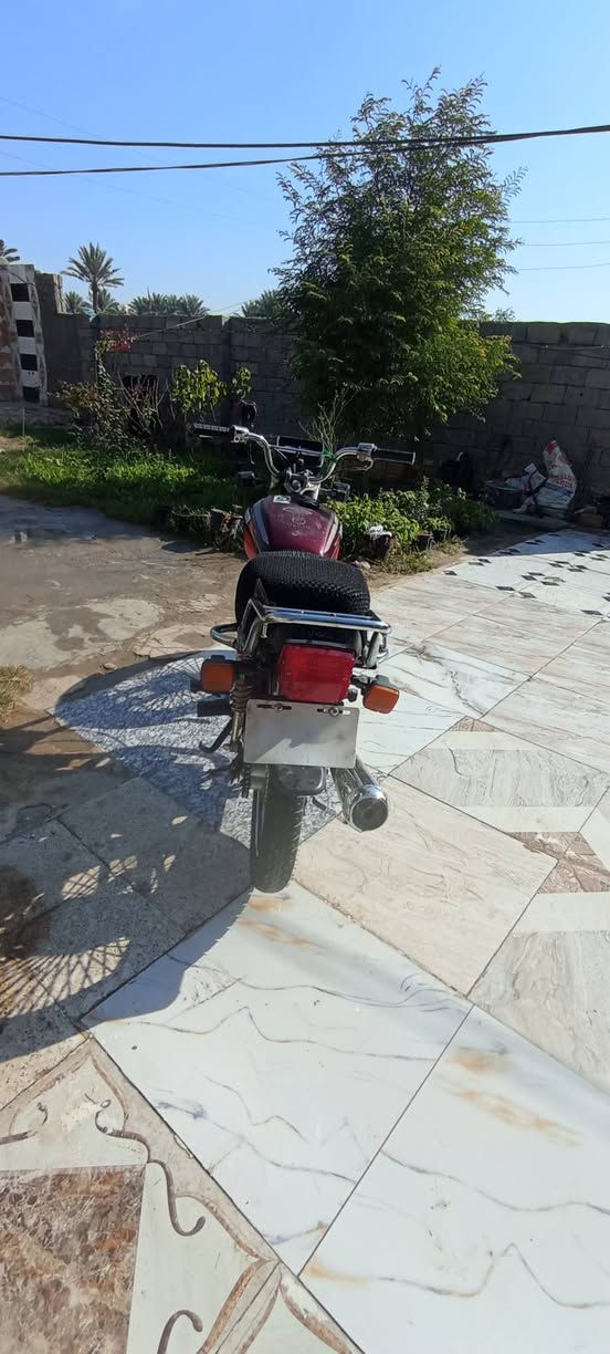 السلام عليكم تايكر للبيع موديل 21 اوراق نضيفه من كلشي كهربائيات كله شغاله مكاني بابل المتحتيه الحمزه الغربي متواجد عل فيس و واتساب  /‏‪0778 079 2421‬‏/ السعر 450وبيه مجاال بسيط
