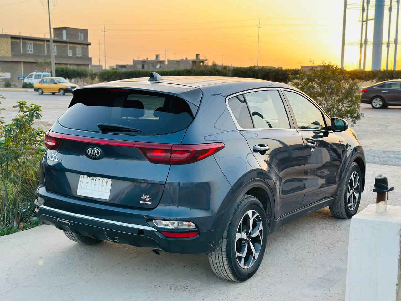 السلام عليكم سبورتج 2021 رقم بغداد تحويل مباشر وارد امريكي حادث جاملغ وبنيد شواصي ولغود مكفوله مواصفات محرك 2400 ماشيه 50الف شاشه كبيره لمس كامره دواره تحكم ستيرن تبريد قطعتين لدات نهاريه نظام سبورت و ايكو مثبت سرعه تخم تاير  سياره نضيفه وجاهزه مابيه اي نقص مكاني حله المدحتيه السعر 168 بيع فقط للأستفسار ***********
