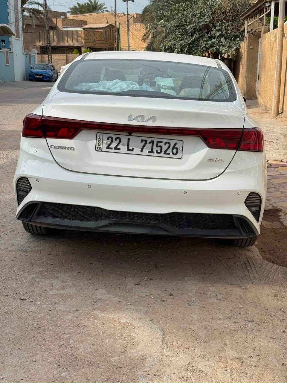 كيا سيراتو موديل 2023 خليجي مكفوله 
الموصفات 
لد نهاري ليلي 
شاشه
كامرة 
حساس خلفي
مثبت سرعه
مانع انزلاق 
تحكم ستيرن جهتين
قطعتين تبريد 
مكينه وكير مكفوله مكينه 2000 دوش 
بيها شخط صغير بالباب موضح بالصورة
السيارة نضيفه واستعمال شخصي ماشيه 48 الف قابل للزيادة السعر 167 بيها مجال ***********
