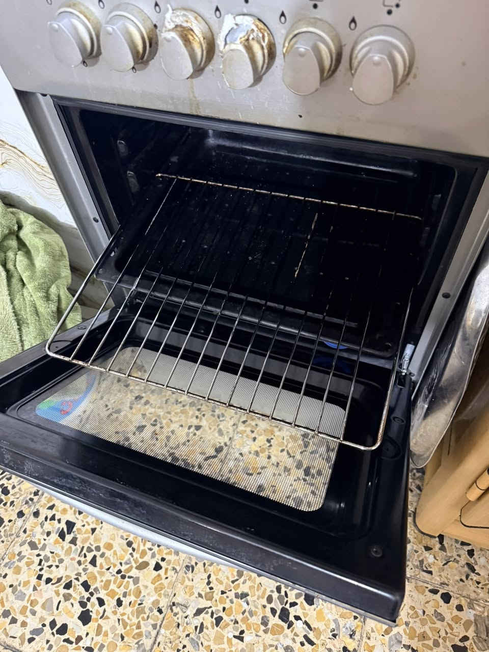 طباخ لودر استعمال قليل شغال كوله نار حاده على فحص شغال الفرن فوك وجوه على فحص اذا ناره بارده لتاخذه ٨٠وبي مجال لشراي
عنوان بغداد جديده


**إذا كنت صاحب هذا الإعلان وتريد حذفه لأي سبب، رجاءا أرسل رسالة إلى الدعم الفني**