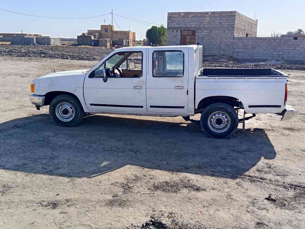 سلام عليكم لبيع نيسان 88رقم ذيقار مشروع وطني شرط تحويل ثاني يوم محرك وكير وشاصي مكفولات سياره مالت جناي جاهزه مالت جناي ترايك وين ماتريد سعر 23وبيه مجال لبيع او #مراوس *********** مكان سماوه
