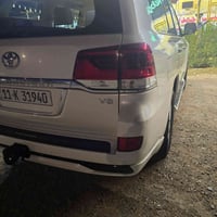لاندكروز ٢٠١٦ للبيع السياره مكفوله من الصبغ   ماشيه ١٣٠   رقم بغداد با...