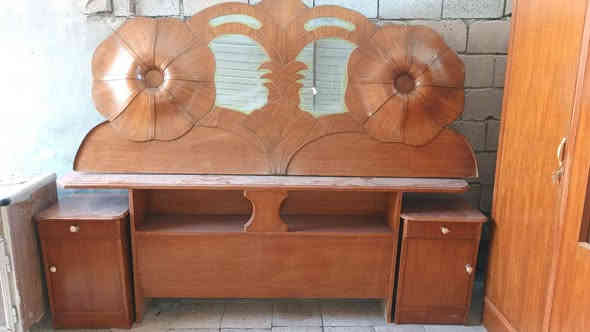 غرفة اخشاب نضيفه كلش خشب نضيف سعر ٣٢٥ الف رفاعي قرب المستشفى للاستفسار *********** ،
