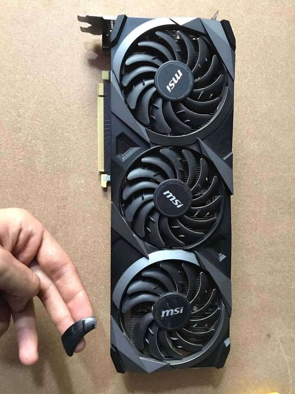 كرت شاشه 3070ti

انفتح لتبديل معجون وانكسرت الريشه

كرت نظيف فول حراره بال70 عالفحص والضمان النجف, العراق


**إذا كنت صاحب هذا الإعلان وتريد حذفه لأي سبب، رجاءا أرسل رسالة إلى الدعم الفني**