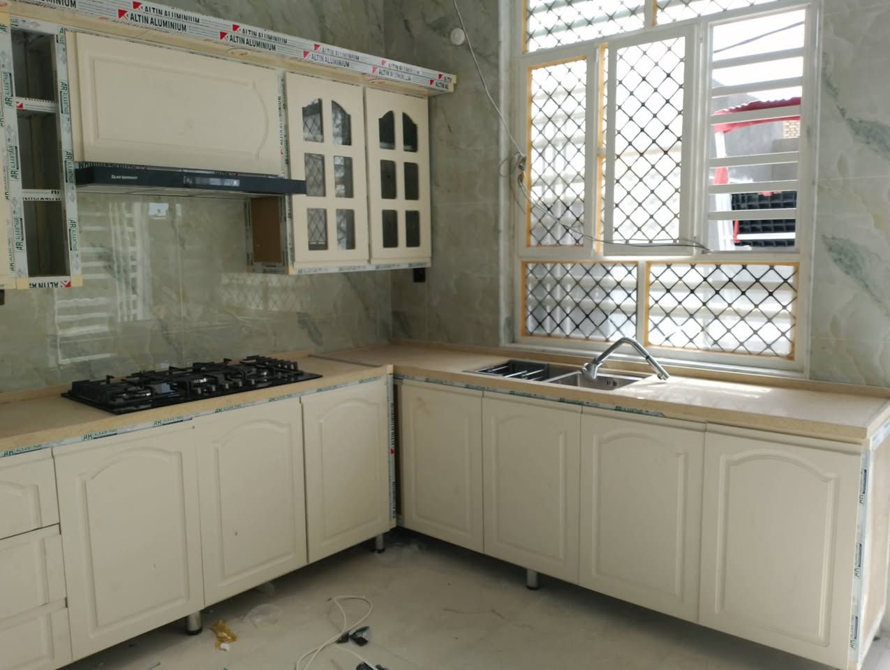 وكاونتر كوارتز طبيعي خشب hdfتسكام نضيف وقوي كلشسعرة ٣قفل


**إذا كنت صاحب هذا الإعلان وتريد حذفه لأي سبب، رجاءا أرسل رسالة إلى الدعم الفني**