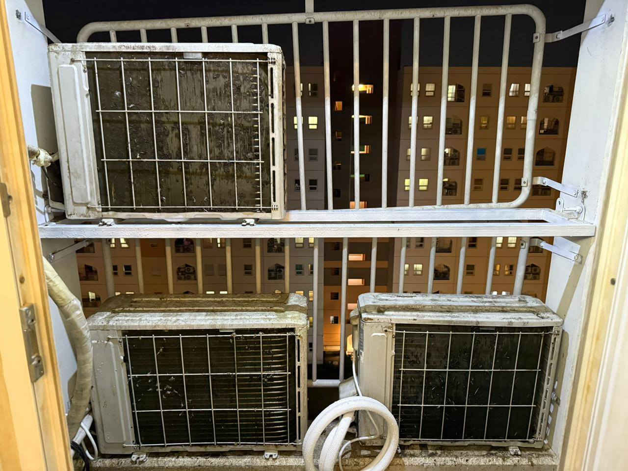 السلام عليكم كادر بسمايه 
يوجد شد فتح غرف نوم 
يوجد كادر سبالت تنظيف 
يوجد شد فتح سبالت 
تنظيف وتنظيم بالكون 
لدينا كادر متكامل نجيك وين ما انت سياره حمل موجود 
اتصل ودلل *********** وتساب مندوبه العمل 💪👷💪
