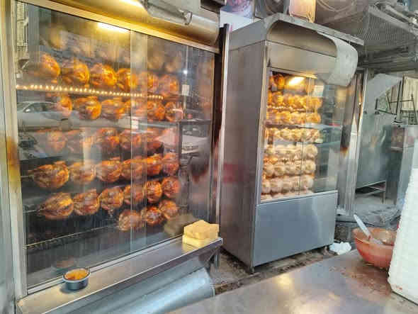 سلام عليكم رجعنالكم دجاج السيد بحلته الجديده داخل المطعم مستعدون لتجهيز لجميع المناسبات
*********** يوجد خدمه توصيل
