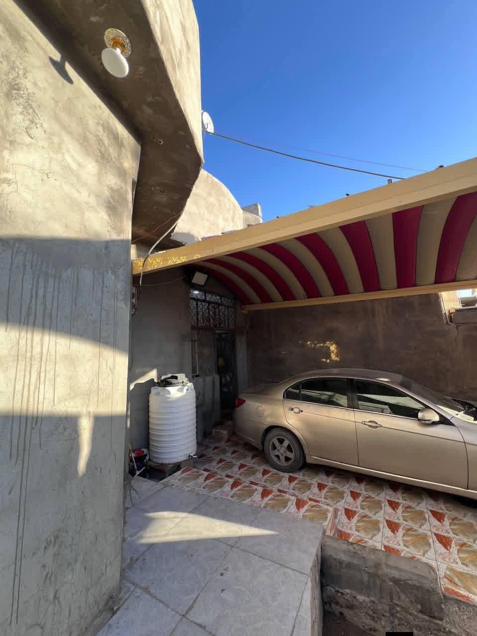 هذا البيت لايفوتك سعر مناسب جداً
ملك صرف زراعي عراقي نموذج 25
المكاتبة مع صاحب الأرض مباشر 
……………
#المساحة :: 200م 
#العنوان.
إبي الخصيب - العوجة / يقرب 150م عن سايدين العوجة
……………
#يحتوي :: كراج . سقيفة على الكراج . صحيات خارجية
حديقة واسعة . للبيت #ثلاث_مداخل :: مدخل صالة
مدخل أستقبال . مدخل للمطبخ . منور محيط بالبيت
……………
أستقبال . مطبخ . صالة . غرفتين منام . درج .
صحيات داخلية
…………..
البناء 2023 / حديث كونكريت .
………….
#السعر_المطلوب :: 78 مليون وبي مجال بسيط
…………
#للأستفسار ::: ***********4
