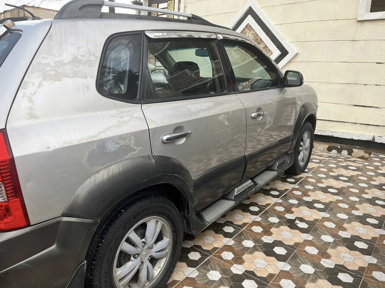 اڵڛڵام عليكم للبيع او المراوس مع اقل توسان موديل 2009 خليجي السيارة جاهزه من كل النواحي اي نقص مابيها مال جناي تخم تاير جديد صدر جديد كير مكينه صدر كله تمام تبريد تدفأه شغال تخم تاير جديد السيارة بيها صفحه صبغ بدون داخل اثر طخه بسيطه بيع او مراوس مع اقل مكان السيارة ديالى بعقوبة حي المصطفى سعر السيارة 100 ورقه شده للاستفسار رقمي ***********
