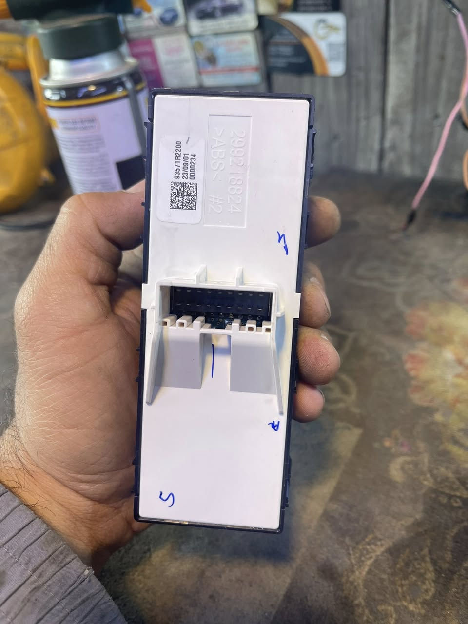 تصليحً كونترول جام سبورتج 2025
شوكت لحكت تعطل 🤔🤔🤔
المهند لزجاج السيارات
لزجاج السيارات وتصليح كافه مكائن رفع الجام وصيانه سلايت روف وتبديل كافه بصمات الابواب  وتصليح كافه كيلونات الابواب 
العنوان الشيخ عمر قرب الإطفاء ما بين الإطفاء و المستوصف الصحي 
لاستفسار 
***********
ابو علي ابو علي الجمالي
