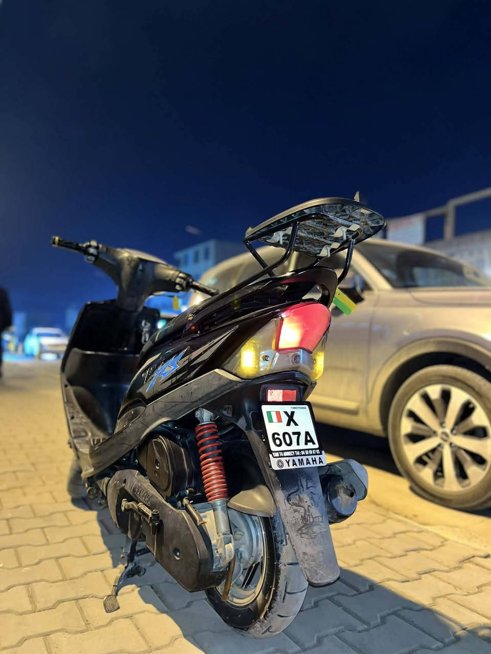 سلام عليكم دراجه ماكس عدله للبيع دراجه جديده بمعنى الكلمه ترايك وين ما تريد الدراجه  الكهربائيه كله كامله الدراجه معدله 110 كلش قويه شلعه ومعدل الدراجه عله وياله كروم وعليه تايرات جديده جلاتيني ما صار كم يوم من سديتهن الدراجه نكره سلف وهندر بكل وقت الدراجه بل واقع بعد أحله بلاديه ضفيره كله مكفوله السعر.  750 وبيه مجال للشراي يشلع عيوني المكان بغداد المحموديه وهذه رقمي ومتواجد واتساب أيضا ***********
