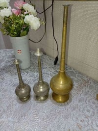 مرشات مي ورد نحاس الحجم الكبير بيها عيب واحد فقط الراس مفقود سعر القطع...