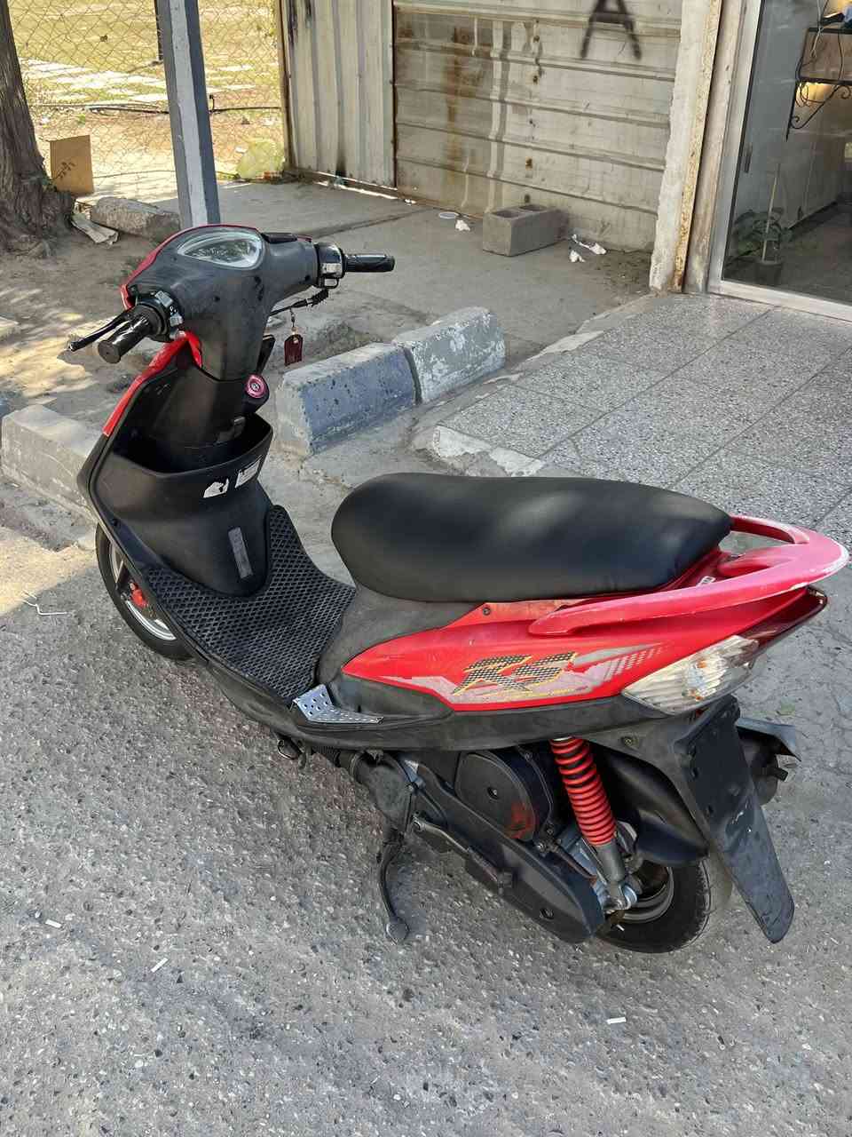 سلام عليكم عدلة مال رمبة صارلهة 4 أشهر من نازلة
كفالة عامةةةة بلادية من الطول للطول برغي ممفتوح بيهة أوراق معرض ومنفيس كاملة 850 الف قفل قفل
جيب 10 فيترية وتعال افحص ستفسار ***********
عنوان الدورة حي الصحة
