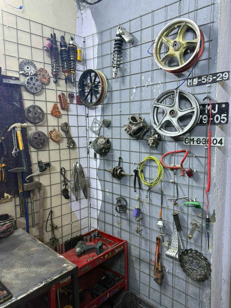 بفلس ونص مكاني بغداد الحرية توصيل موجود لكل المحافظات ***********
