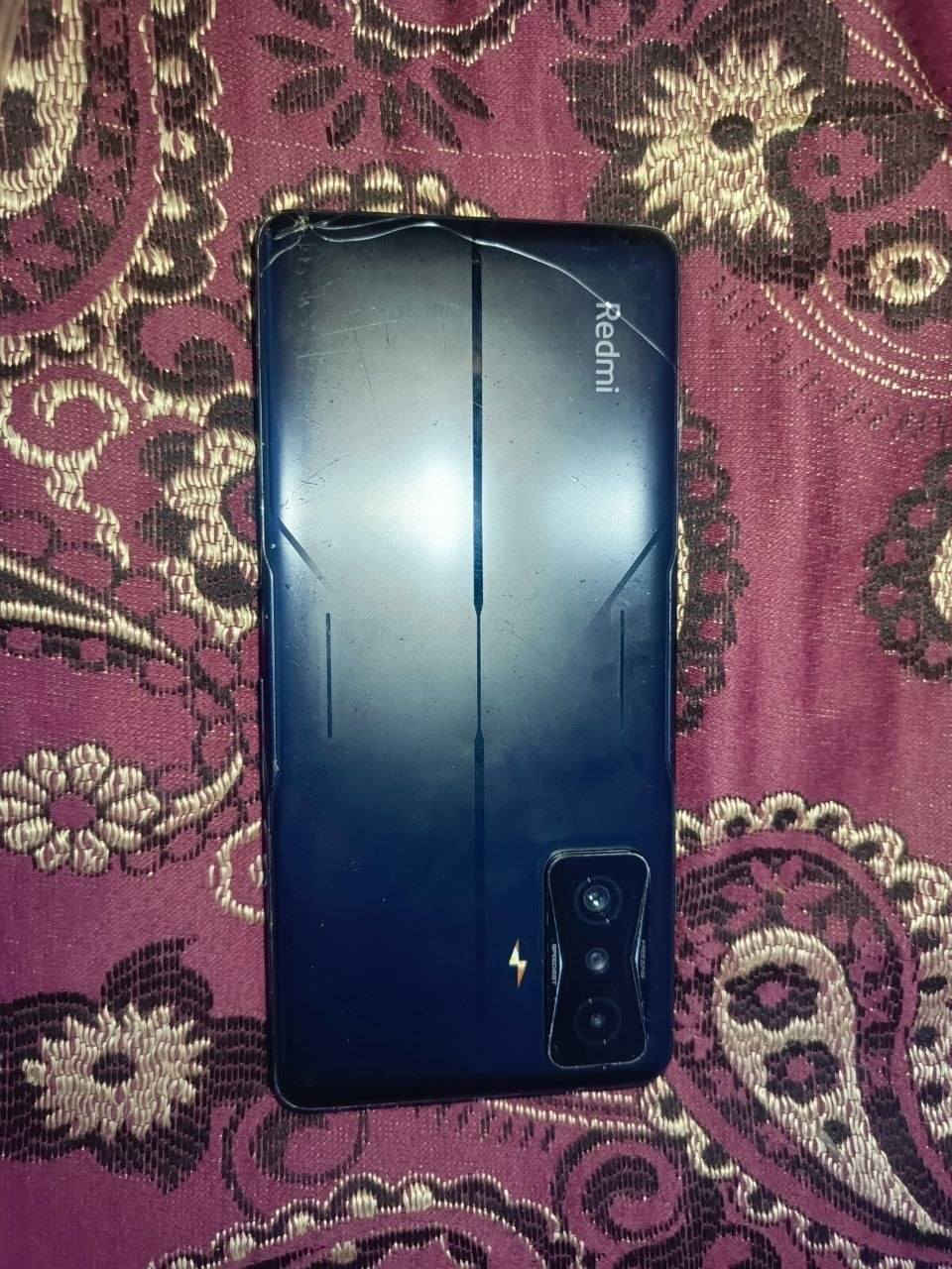 poco f4 gt 
الجهاز مبدل فقط ظهر مال ريدمي شاشه وباقي كله بلادي 

المواصفات:

معالج Snapdragon 8 Gen 1

شاشة AMOLED حجم 6.67 بوصة بتردد 120Hz 

بطارية 4700mAh مع شحن سريع 120W 

رام (12+12) / ذاكرة (ا256)

كاميرا 64MP تصوير واضح

🎮 بيه أزرار مخصصة للألعاب (Triggers)

💰 السعر: ( مراوس  او بيع )

📍 الموقع: (بغداد مصفى دوره )


**إذا كنت صاحب هذا الإعلان وتريد حذفه لأي سبب، رجاءا أرسل رسالة إلى الدعم الفني**