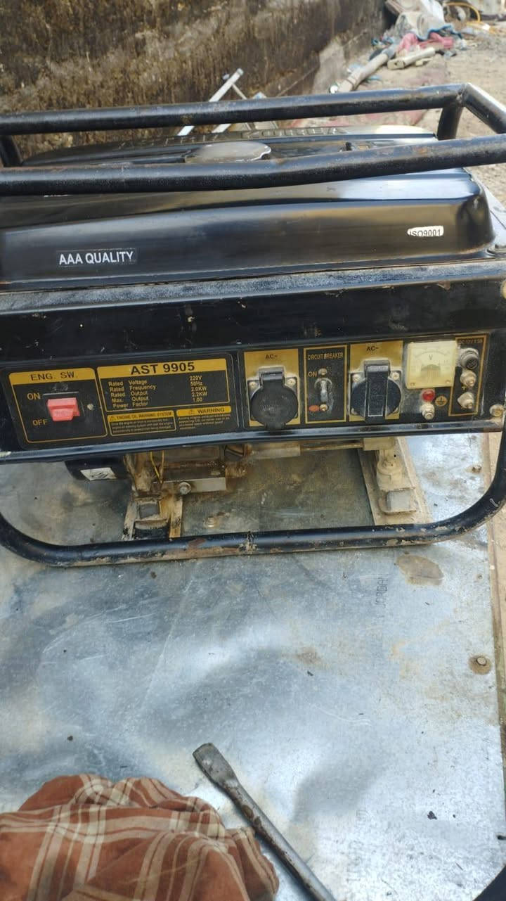 سلام عليكم غراض جديده مستعملات سبوعين الله شاهد جدد كلمن وسعره المولدات الوحده عله 60 قفل والدريلات كساره 60الواحد الكوسره 50 والوايرات سيمز اصلي  الله شاهد واحد 40متر وثنين20ب20. سعرهن  65وبيهن  مجال‏.وكراكه     ‪0781 842 7100‬‏ المكان النجف حي النداء قرب مجمع الميرات
